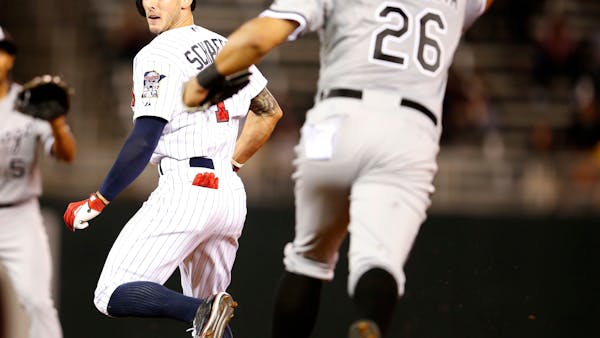 Twins, trying to escape last place, fall in extra innings to White Sox