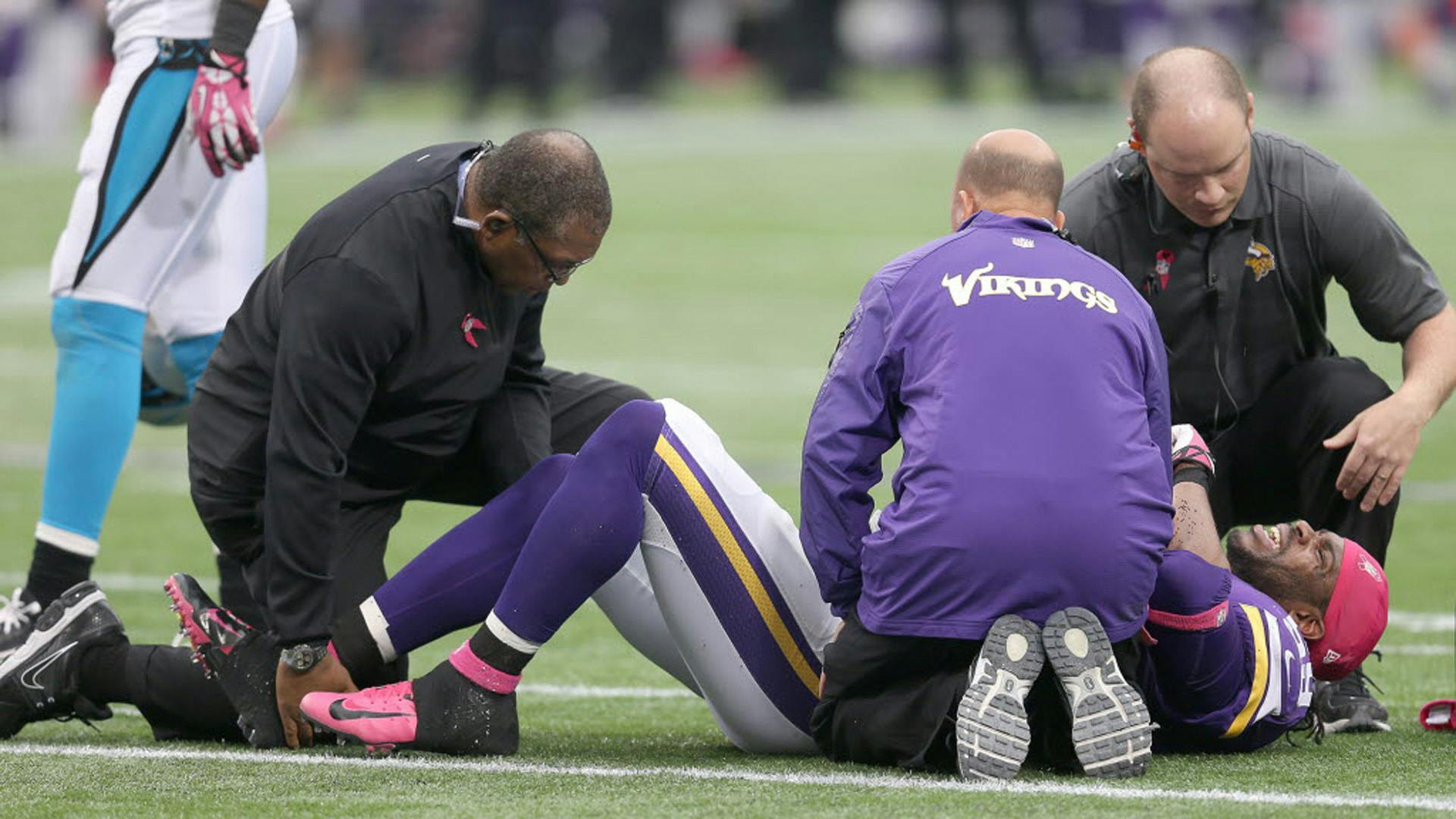 Vikings linebacker Desmond Bishop tore the ACL in his right knee in Sunday's loss to Carolina.
