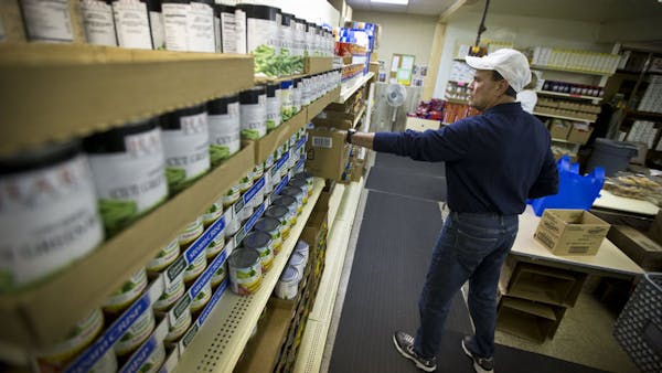 Food stamp demand rises in Minnesota as budget shrinks