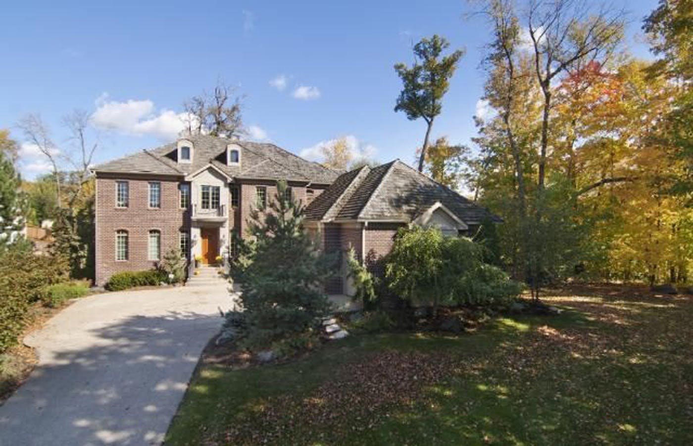 Vikings quarterback Christian Ponder has "just listed" for sale a $1 million Lake Minnetonka home he bought 16 months ago.