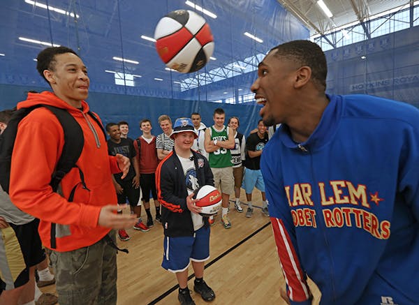 Hopkins basketball surprised by Globetrotters player