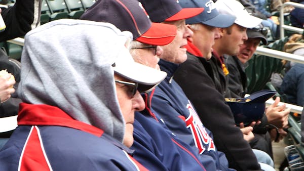 Fans enjoy the coldest Twins game in history