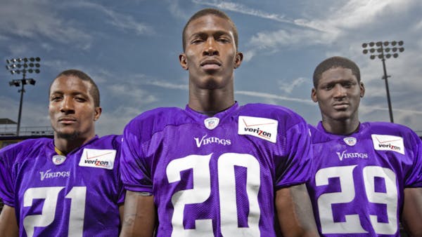 Vikings' safety Sanford will try to talk Winfield out of retirement