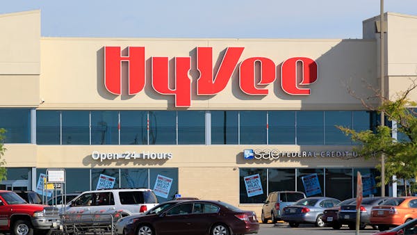 2014: Hy-Vee to expand into Twin Cities grocery market