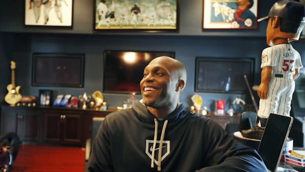 At age 39, Torii Hunter reunites with Twins in a unique role