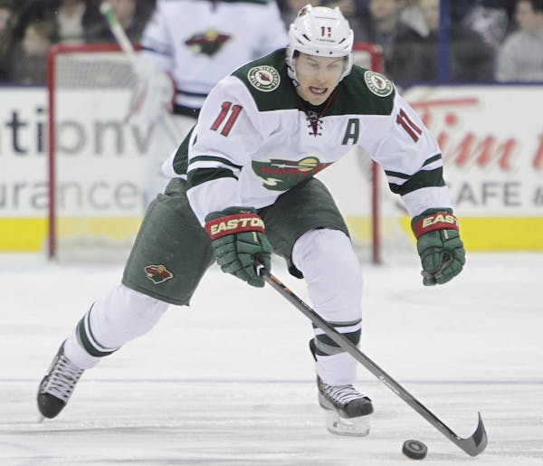 Wild's Parise back on the ice with teammates