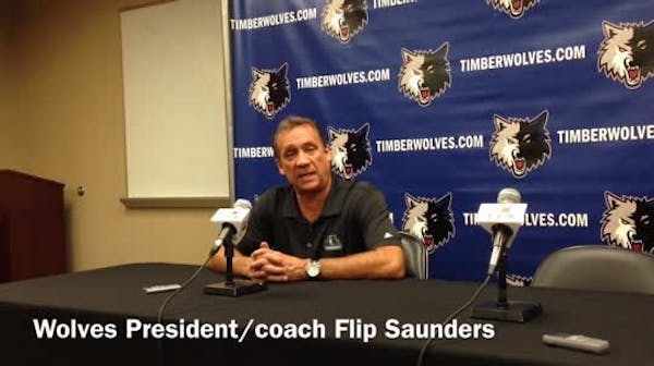 Wolves' Saunders, Martin ready to mentor young players