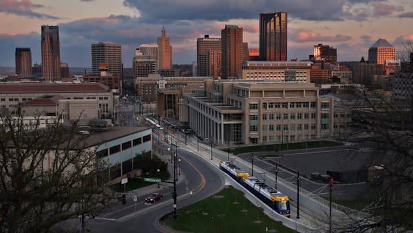 Catch a fleeting glimpse of Twin Cities history on University Av.