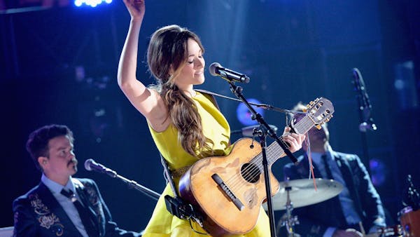 Kacey Musgraves is no straight arrow