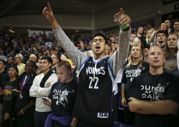 Wolves delight fans with Dunks After Dark