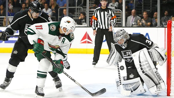 Quick makes 40 saves for L.A., Wild drops second straight
