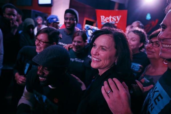 Hodges poised to win in Minneapolis