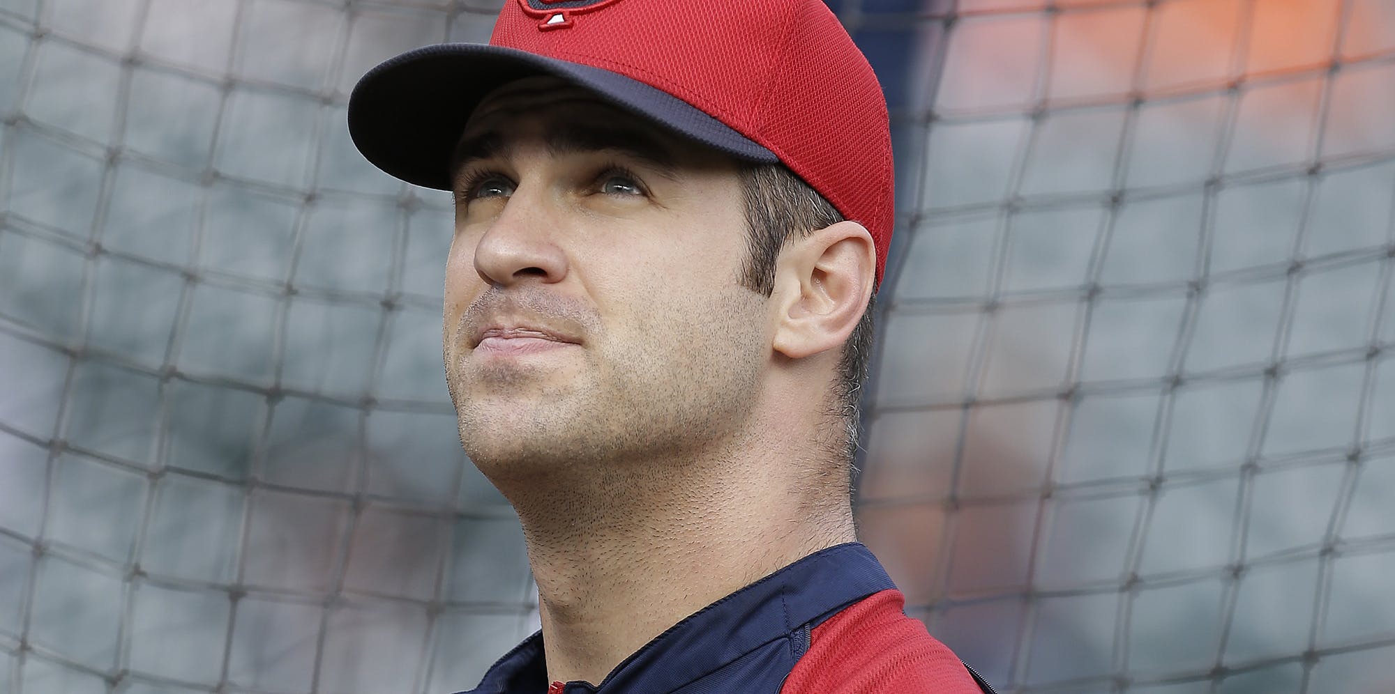 Twins catcher Joe Mauer says he still feels sensitivity to light and noise five weeks after suffering concussion.