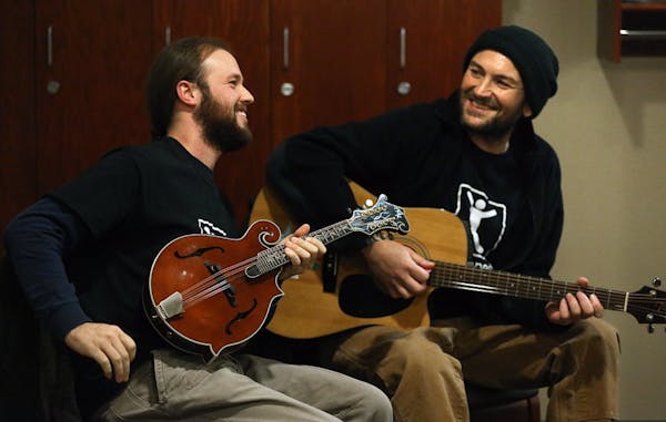 Bandmates give musical thanks for liver transplant