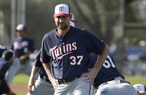A Shocker of a prank: Twins pull one over on Pelfrey