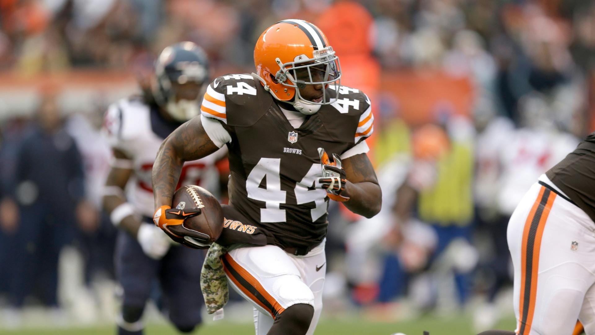 Running back Ben Tate was brought in by the Vikings to fill the void left by Adrian Peterson, who remains away from the team dealing with legal issues.