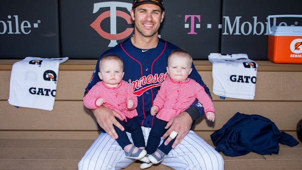 Joe Mauer's twins make their Target Field debut