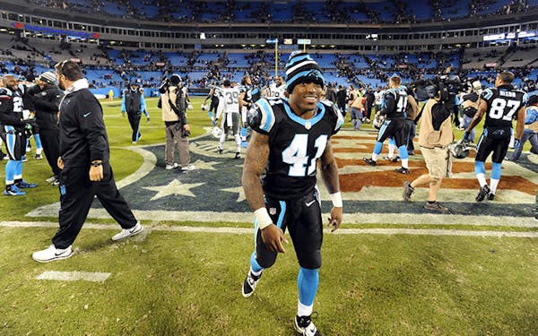 Captain Munnerlyn signs with Vikings