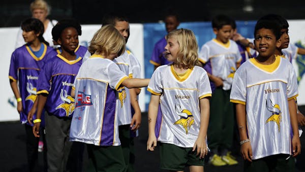 Vikings reach out to kids in London