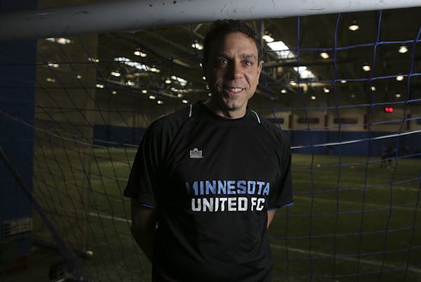 Minnesota United FC coach Manny Lagos