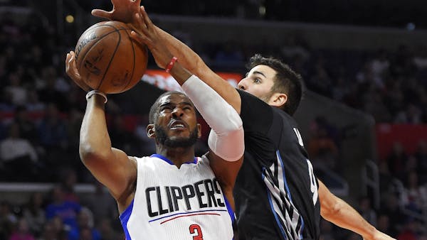 Wolves hold lead, shock Clippers in L.A.