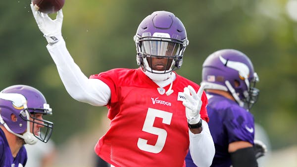 Bridgewater works on timing, even if D-line disrupts