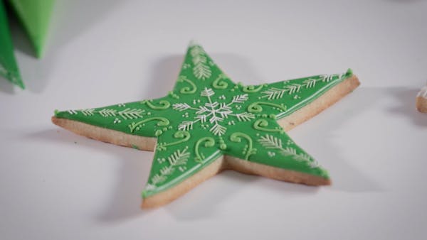 The fine art of decorating a holiday cookie