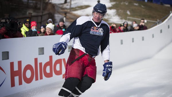 St. Paul Mayor Chris Coleman tackles Crashed Ice course