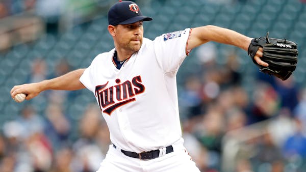 Solid again: Pelfrey shuts down Tigers, offense rallies for win