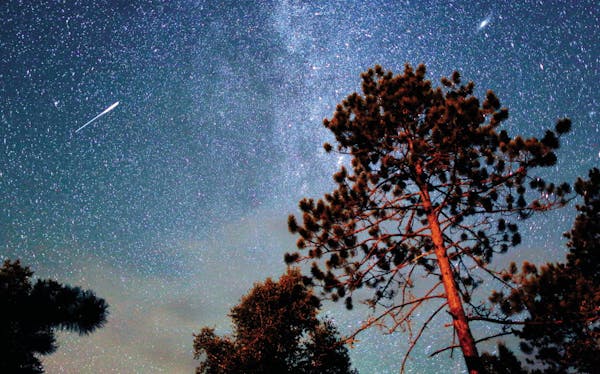 Aug., 2015: Perseid meteor shower dazzles Minnesota skies