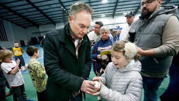 Twins reach out to fans with winter caravan