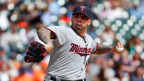 Santiago finally finds post-trade success as Twins beat Tigers