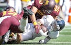 Gophers stuck with dormant offense to go with dominant defense