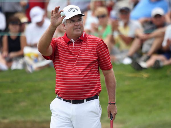 Perry goes 'gangbusters' at 3M Championship