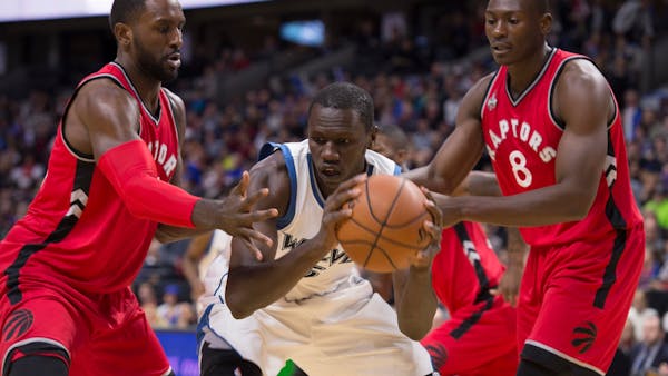 Wolves learn to win, 89-87 over Raptors