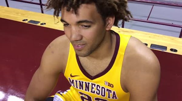 Lynch wants to play for injured Gophers teammate