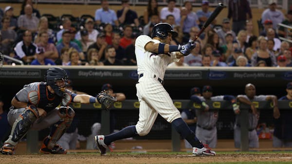 Twins waste chances, lose back-and-forth game to Tigers in 12 innings