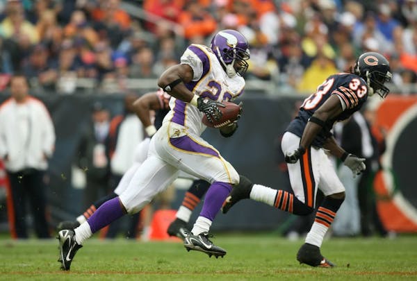 2007: Adrian Peterson's pants fell down, Vikings won in Chicago