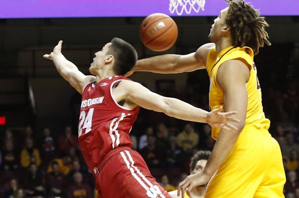 So close: Final shot in OT hits rim, Gophers lose to Wisconsin