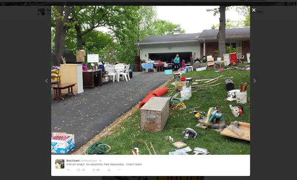 Bud Grant garage sale crowd shows power of Twitter