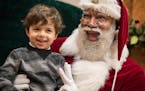 Former NBA player weighs in on 'ignorant' Mall of America black Santa controversy