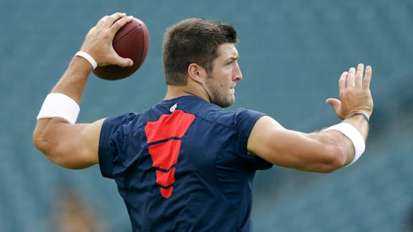 Tim Tebow switching from football to baseball