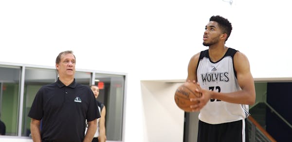 Jones, Towns say they're eager to learn with Wolves