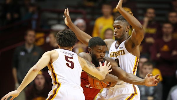 Pitino, Springs find teaching points in Gophers' close win Tuesday