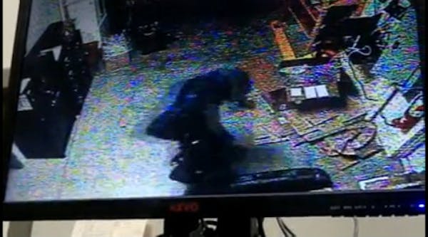 Surveillance video shows bold gun store robber