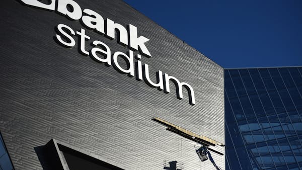 High wind damages panels at U.S. Bank Stadium