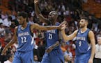 Wolves bench leads 41-point fourth quarter for win over Miami