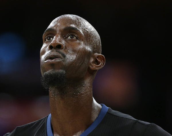 Kevin Garnett: 'We're holding each other up'