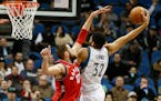 Down by 18, Wolves storm back to beat Toronto
