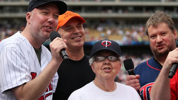 Multiple sclerosis advocate sings 'Take Me Out to the Ballgame' at Target Field